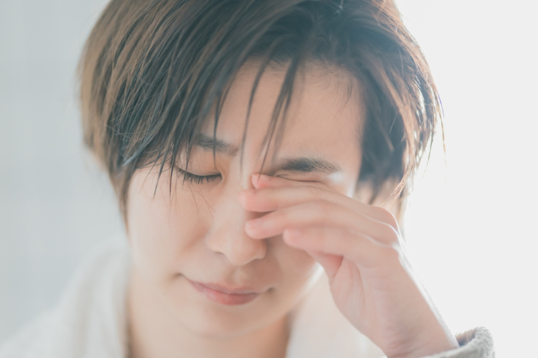 「かすんで見える・ぼやけて見える」は病気？